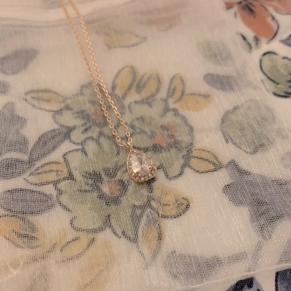 LC Lauren Conrad Crystal Necklace - Picture 3 of 7